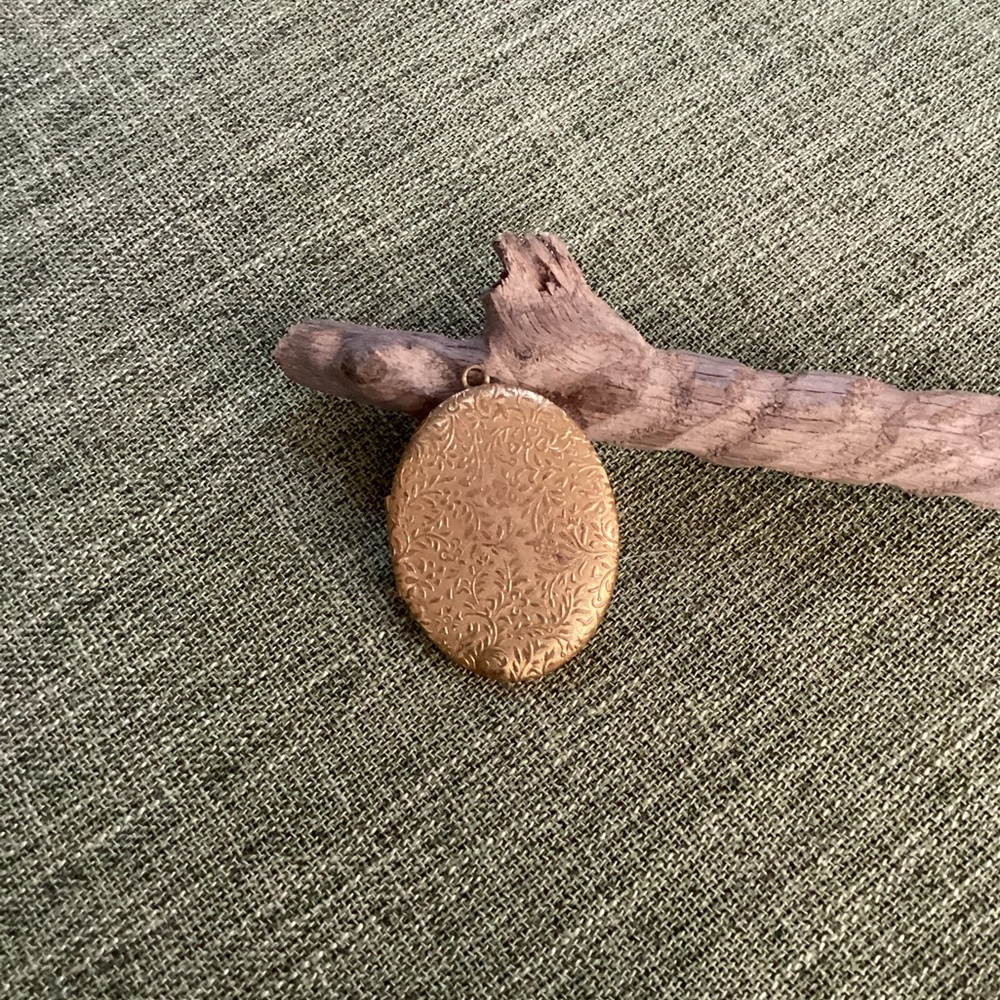 Vintage Gold Tone Locket with Floral Engravings